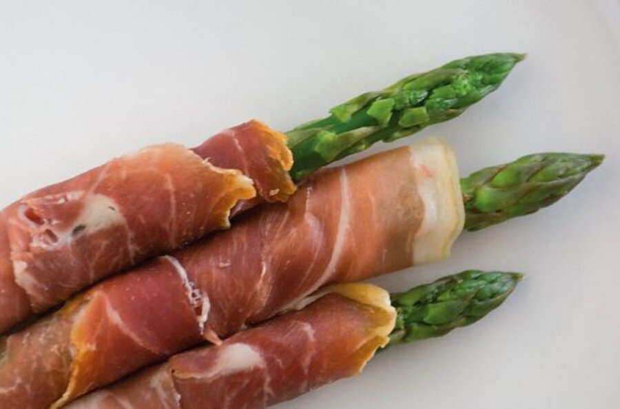 Baked prosciuttowrapped asparagus